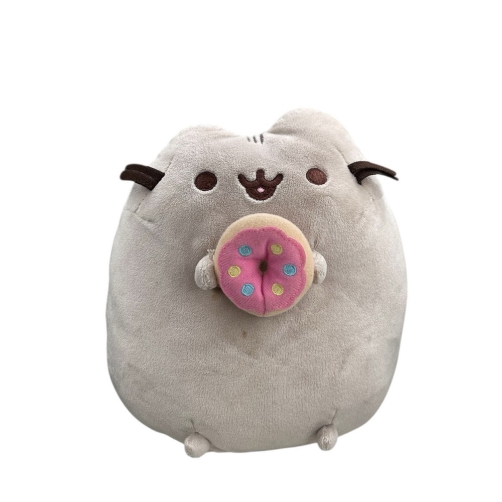 Pusheen Plush Toy Cat Holding a Donut
Adorable Pusheen plush